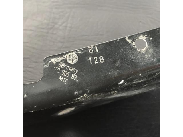 bontott VW CADDY Jobb Fényszóró Tartó