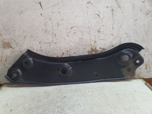 bontott VW CADDY Jobb Fényszóró Tartó