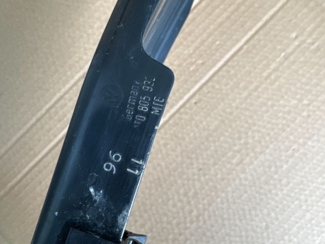 bontott VW CADDY Jobb Fényszóró Tartó