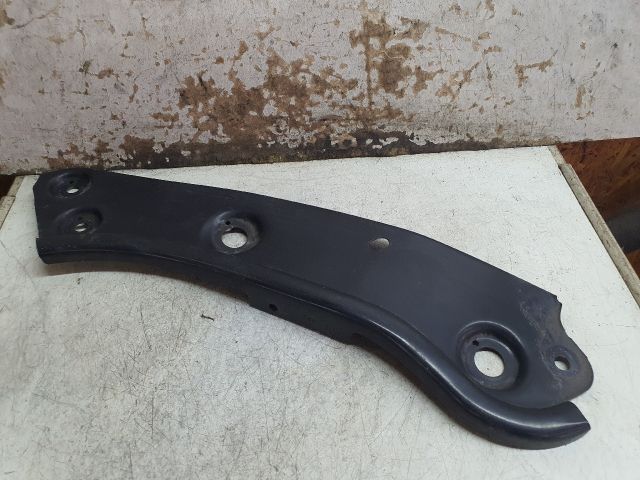 bontott VW CADDY Jobb Fényszóró Tartó