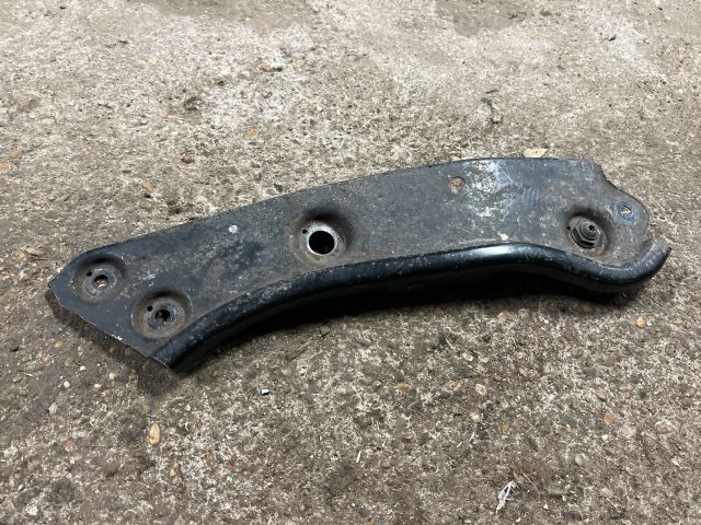 bontott VW CADDY Jobb Fényszóró Tartó