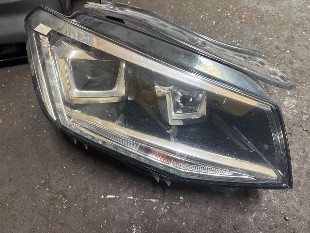 bontott VW CADDY Jobb Fényszóró