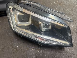 bontott VW CADDY Jobb Fényszóró