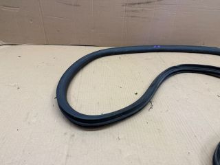 bontott VW CADDY Jobb hátsó Gumikéder