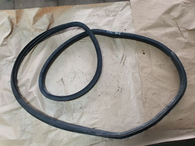 bontott VW CADDY Jobb hátsó Gumikéder