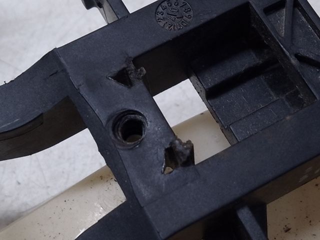 bontott VW CADDY Jobb hátsó Külső Kilincsfészek