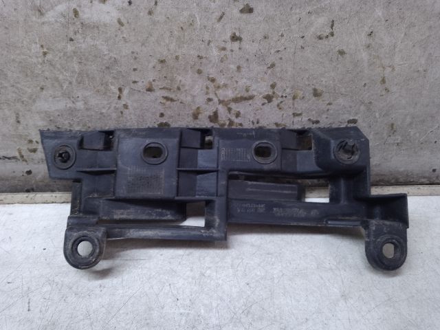 bontott VW CADDY Jobb hátsó Oldal Lökhárító Tartó (Műanyag)