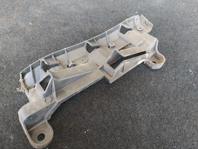 bontott VW CADDY Jobb hátsó Oldal Lökhárító Tartó (Műanyag)