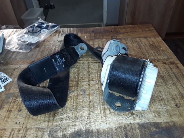 bontott VW CADDY Jobb hátsó Övfeszítő