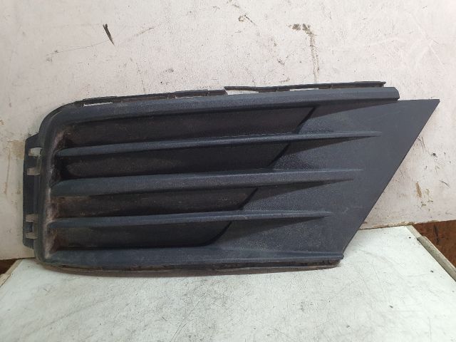 bontott VW CADDY Jobb Ködlámpa Rács