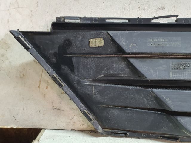 bontott VW CADDY Jobb Ködlámpa Rács