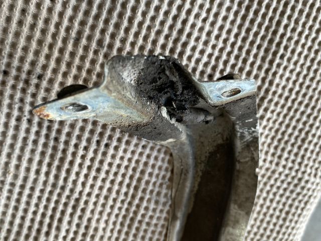 bontott VW CADDY Jobb Sárvédő Oldaltartó