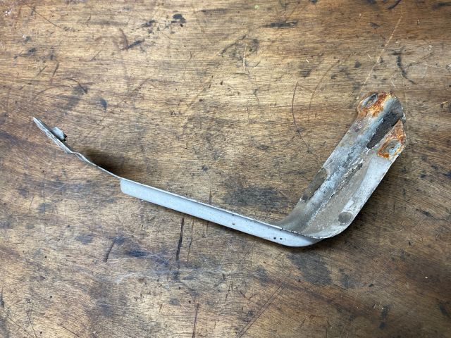 bontott VW CADDY Jobb Sárvédő Oldaltartó