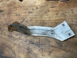 bontott VW CADDY Jobb Sárvédő Oldaltartó