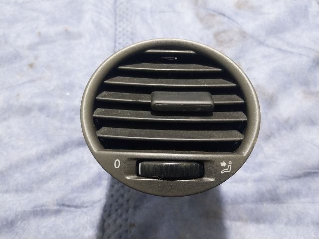 bontott VW CADDY Jobb Szellőző