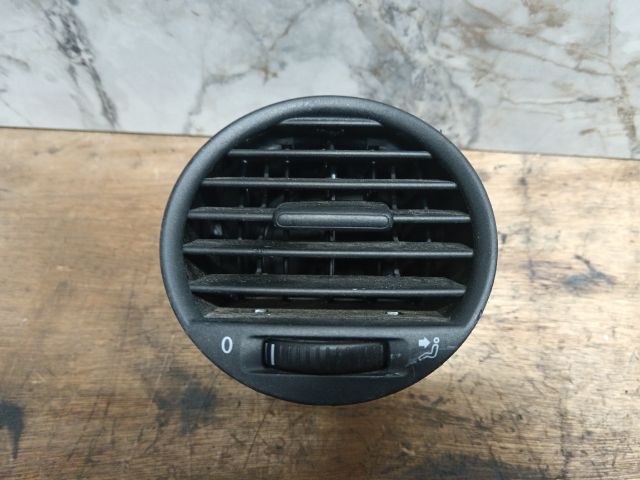 bontott VW CADDY Jobb Szellőző