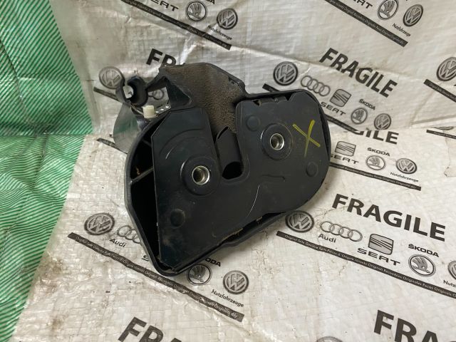 bontott VW CADDY Jobb Tolóajtó Zárszerkezet