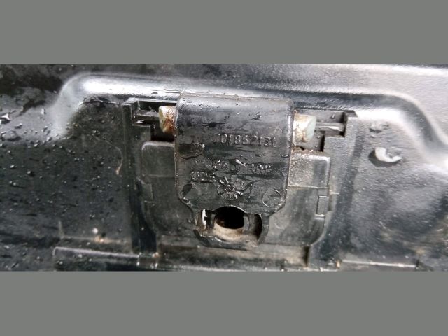 bontott VW CADDY Kesztyűtartó Nyitó Kar / Gomb