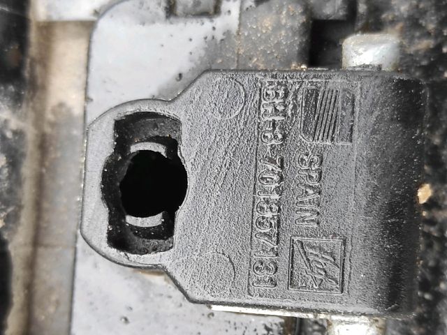 bontott VW CADDY Kesztyűtartó Nyitó Kar / Gomb