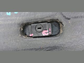 bontott VW CADDY Kesztyűtartó Nyitó Kar / Gomb