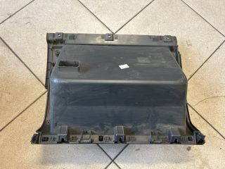 bontott VW CADDY Kesztyűtartó