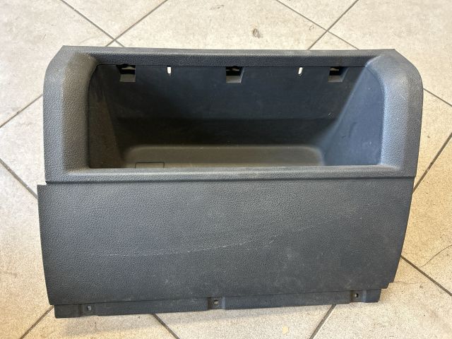 bontott VW CADDY Kesztyűtartó