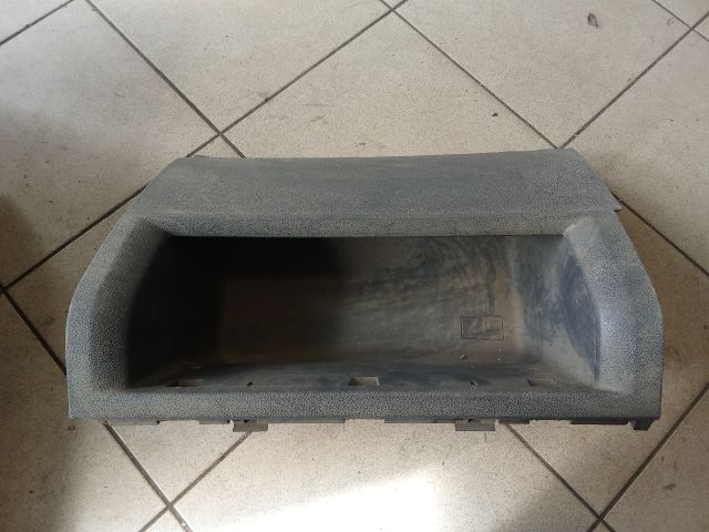 bontott VW CADDY Kesztyűtartó