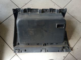 bontott VW CADDY Kesztyűtartó