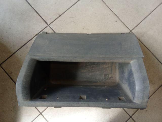 bontott VW CADDY Kesztyűtartó