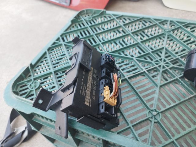 bontott VW CADDY Komfort Elektronika