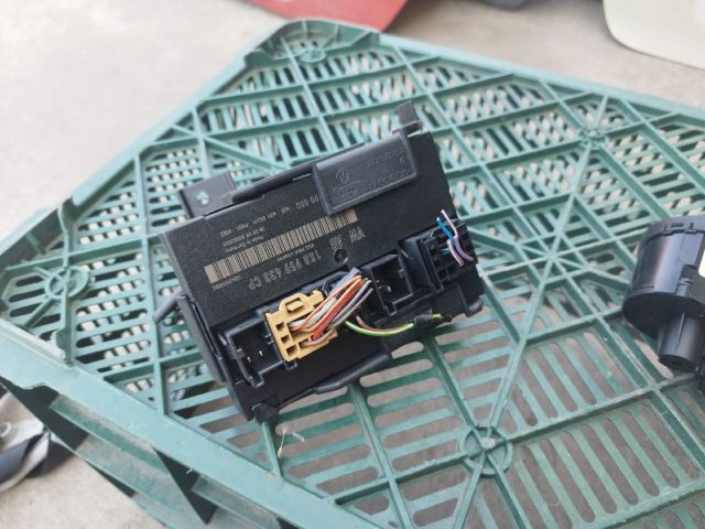 bontott VW CADDY Komfort Elektronika