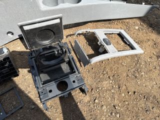 bontott VW CADDY Könyöklő