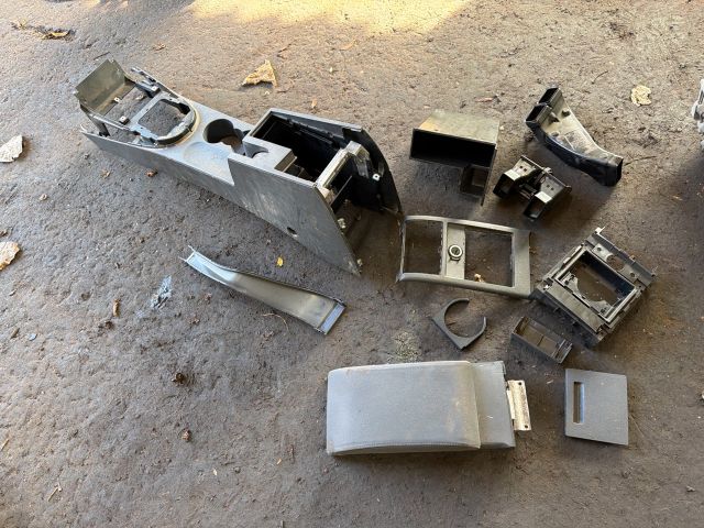 bontott VW CADDY Könyöklő