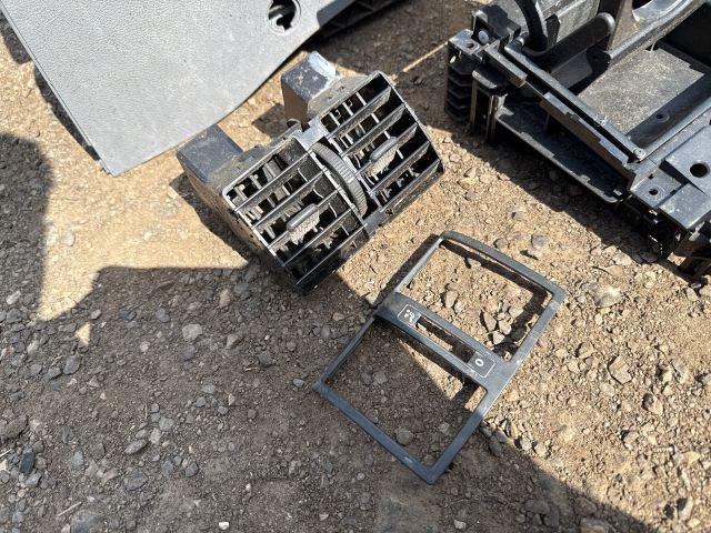 bontott VW CADDY Könyöklő