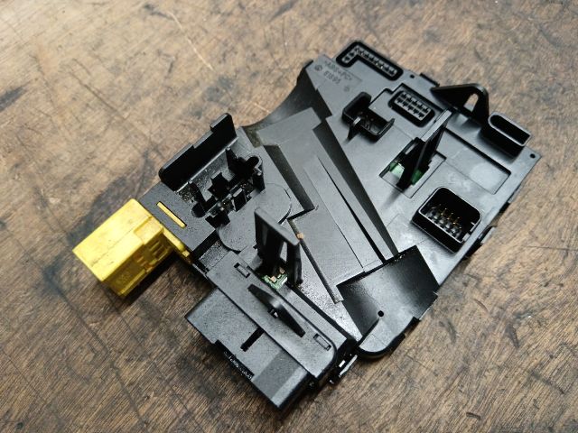 bontott VW CADDY Kormányoszlop Vezérlő