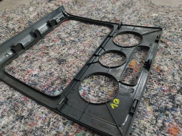 bontott VW CADDY Középkonzol Keret