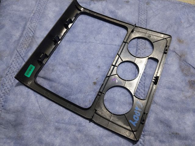 bontott VW CADDY Középkonzol Keret