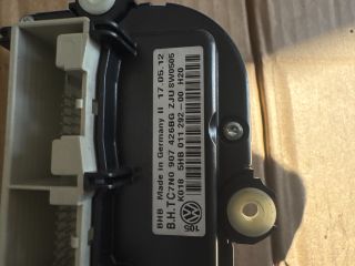 bontott VW CADDY Középkonzol Vezérlő Panel