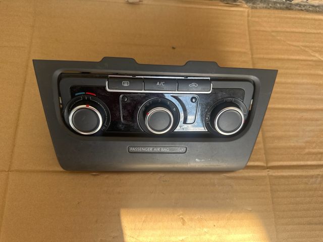 bontott VW CADDY Középkonzol Vezérlő Panel