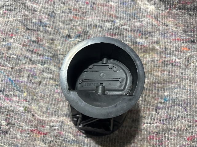 bontott VW CADDY Középső Jobb Szellőző