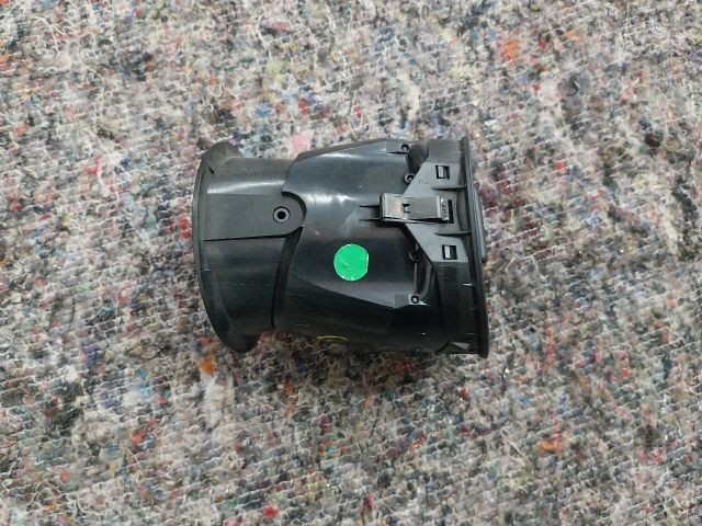 bontott VW CADDY Középső Szellőző