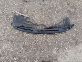 bontott VW CADDY Levélrács