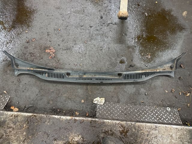 bontott VW CADDY Levélrács