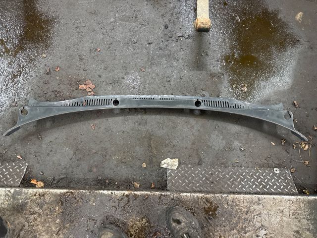 bontott VW CADDY Levélrács