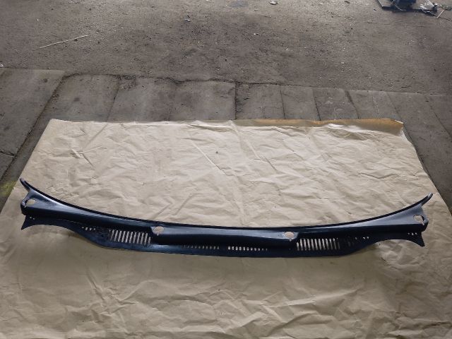 bontott VW CADDY Levélrács