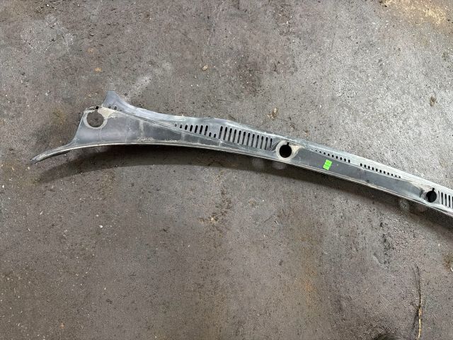 bontott VW CADDY Levélrács