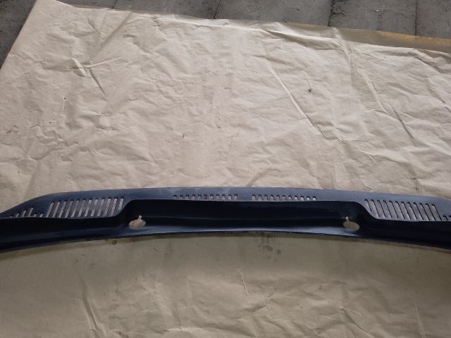 bontott VW CADDY Levélrács