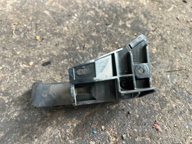 bontott VW CADDY Motorháztető Nyitó Kar / Gomb