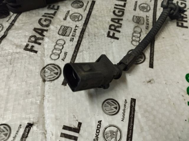 bontott VW CADDY Motorháztető Zárszerkezet