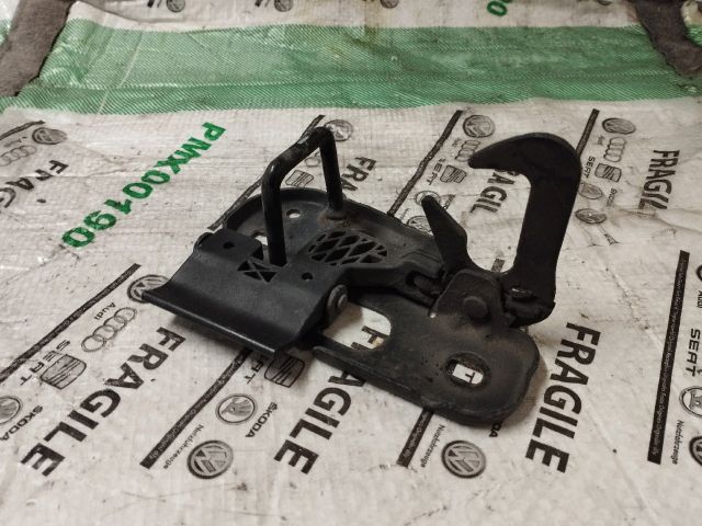 bontott VW CADDY Motorháztető Zárszerkezet